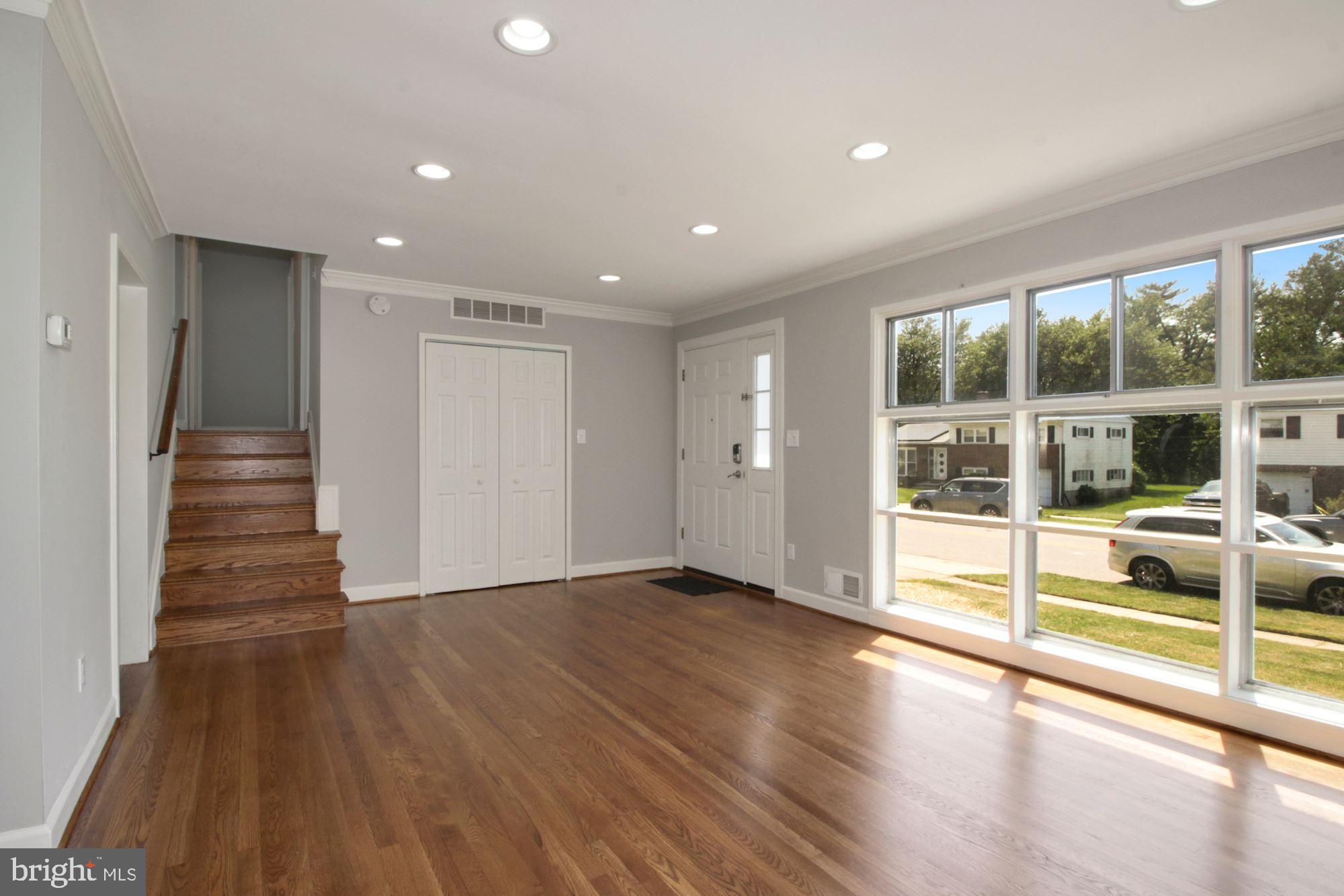 6318 Craigmont Road Baltimore, MD 21228 - Photo 5 of 30