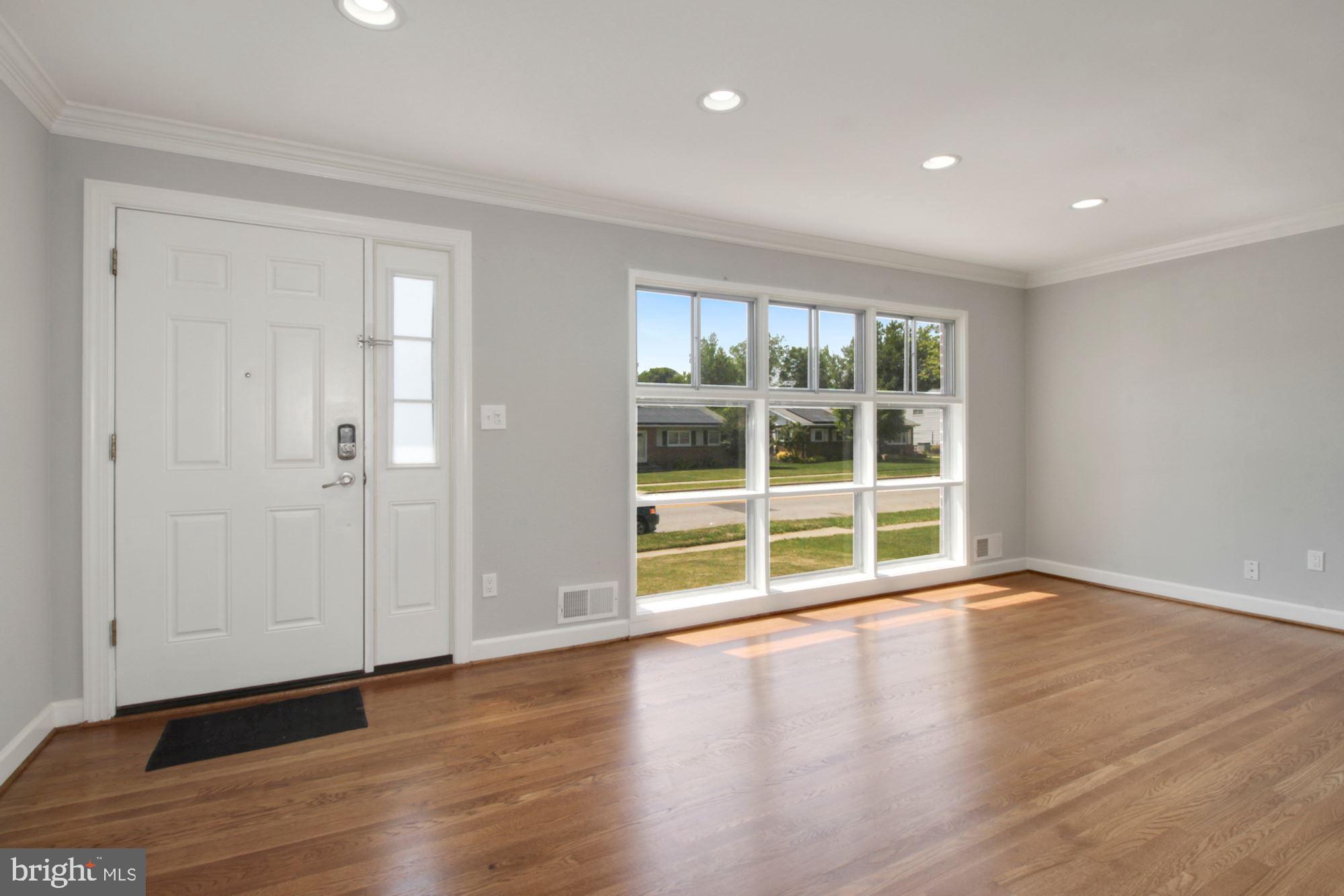 6318 Craigmont Road Baltimore, MD 21228 - Photo 6 of 30