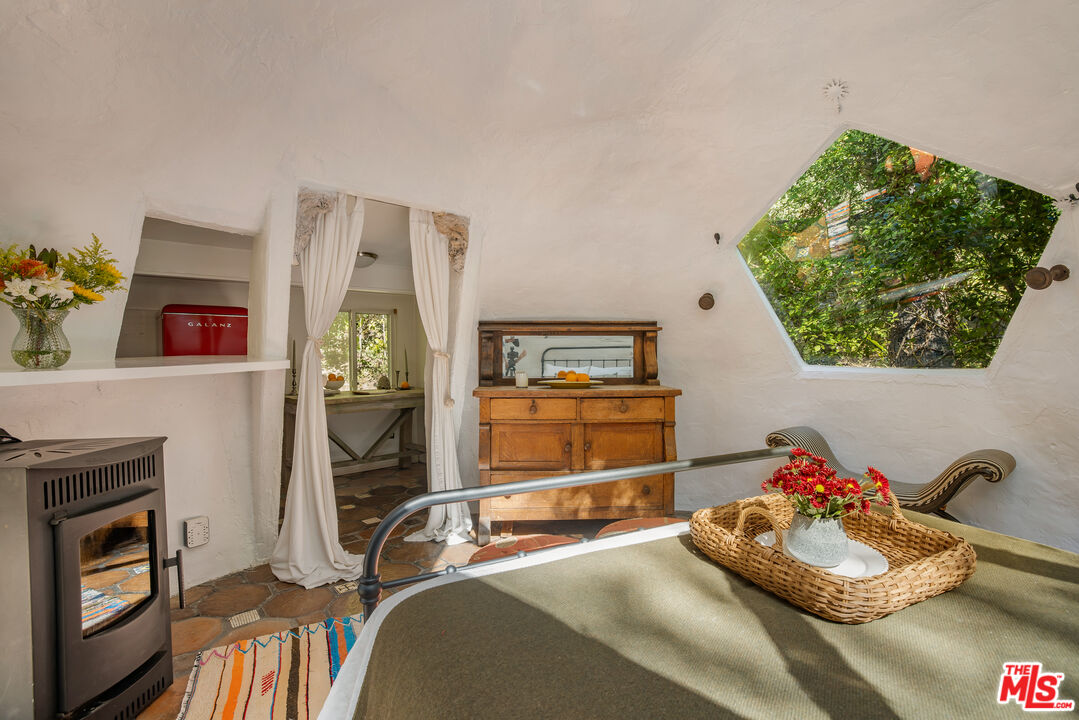 21658 Encina Road Topanga, CA 90290 - Photo 23 of 54 Gallery Image 23