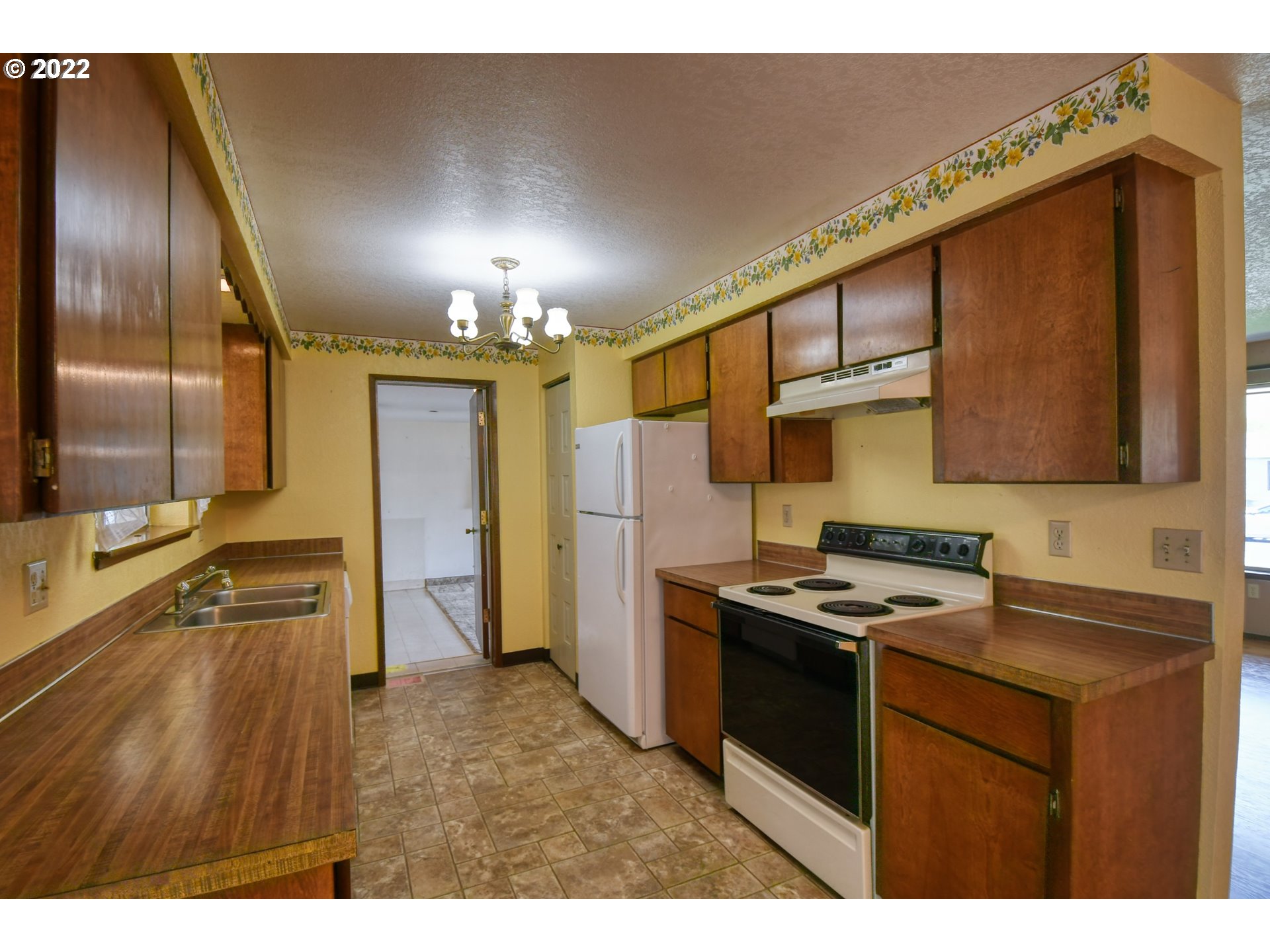 1911 Southwest 42nd Street Pendleton, OR 97801 - Photo 12 of 32