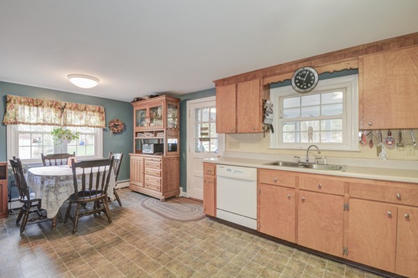 103 Prescott Road Northbridge, MA 01588 - Photo 6 of 30 Gallery Image 6