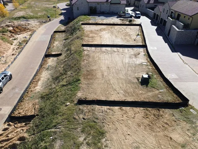 $549,000 | 24 Cardona Drive, Roanoke, TX 76262