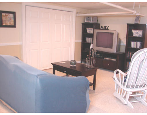 84 Putnam Road North Andover, MA 01845 - Photo 9 of 12 Gallery Image 9
