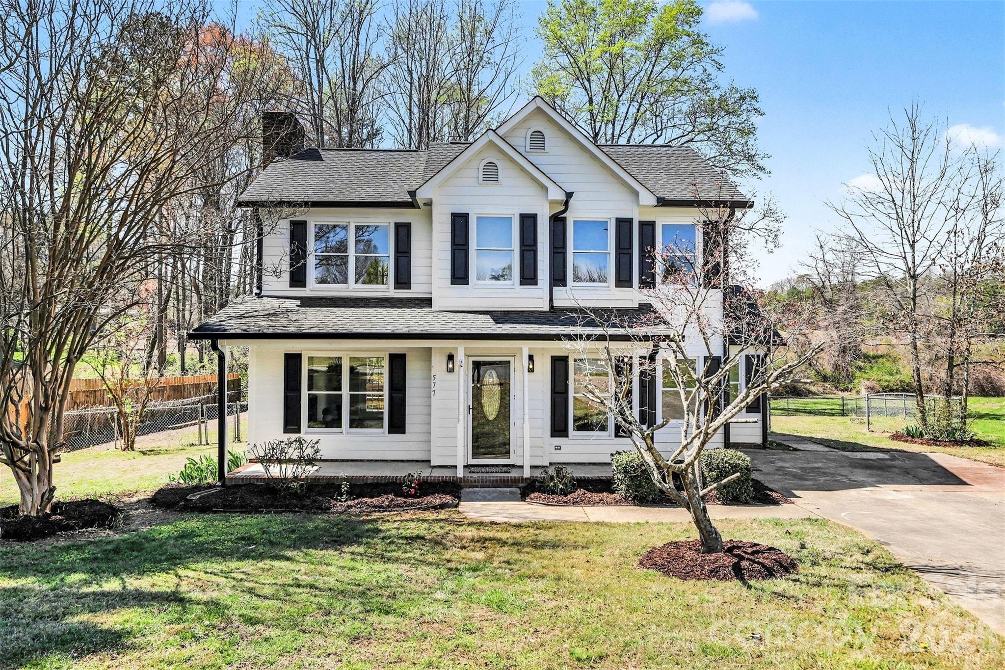 577 Tryon Place Gastonia, NC 28054 - Photo 2 of 32
