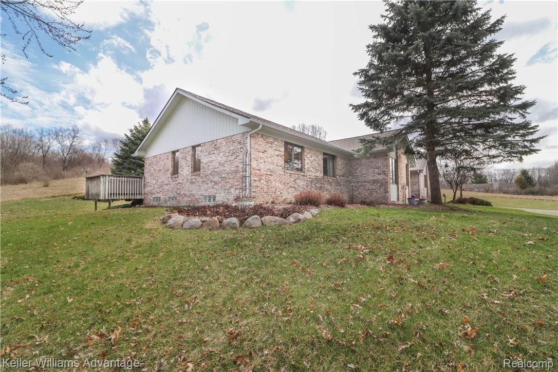 5210 Fenton Road Fenton, MI 48430 - Photo 52 of 67 IMG_0075.jpg