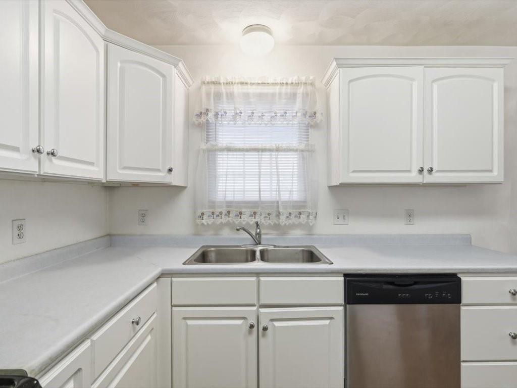 2003 Ridge Road McKeesport, PA 15135 - Photo 14 of 50 Kitchen