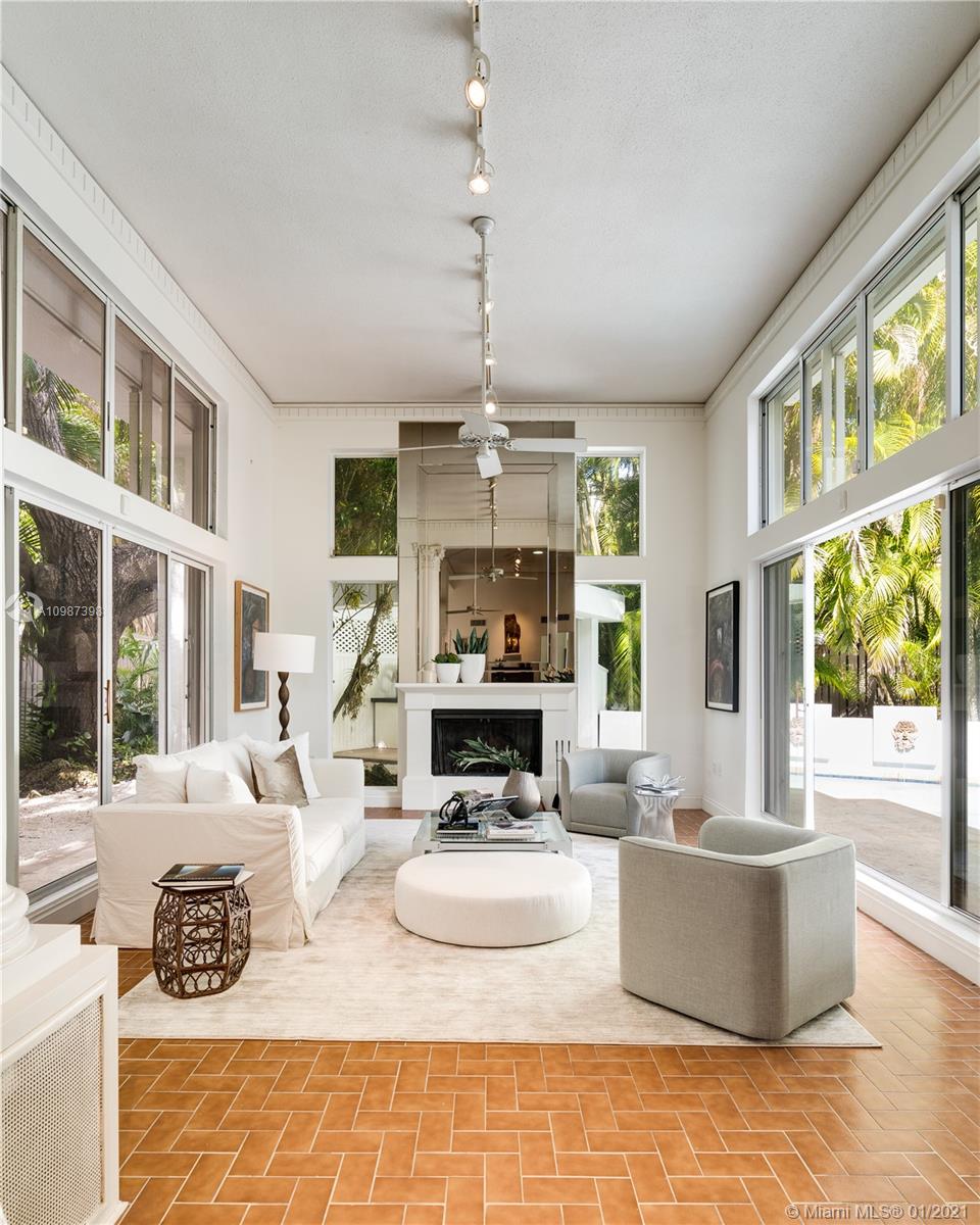3799 Solana Road Coconut Grove, FL 33133 - Photo 5 of 49 Gallery Image 5