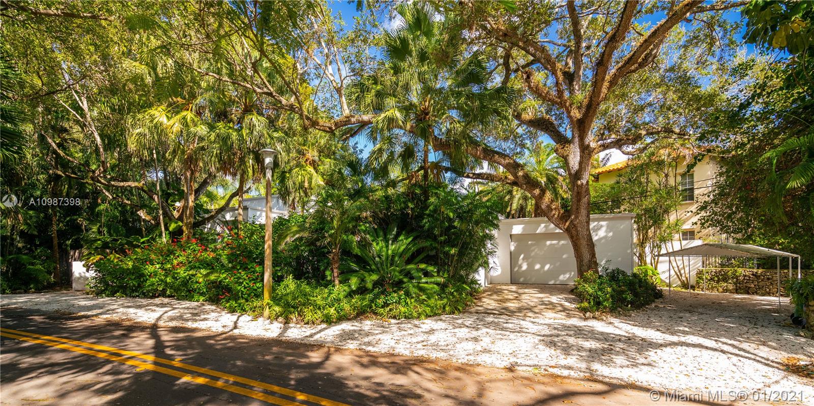 3799 Solana Road Coconut Grove, FL 33133 - Photo 48 of 49 Gallery Image 48