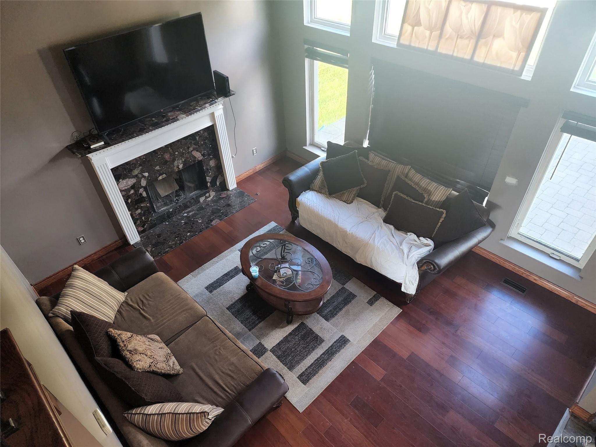 313 Cherry Lane Inkster, MI 48141 - Photo 14 of 32 20220523_191758.jpg