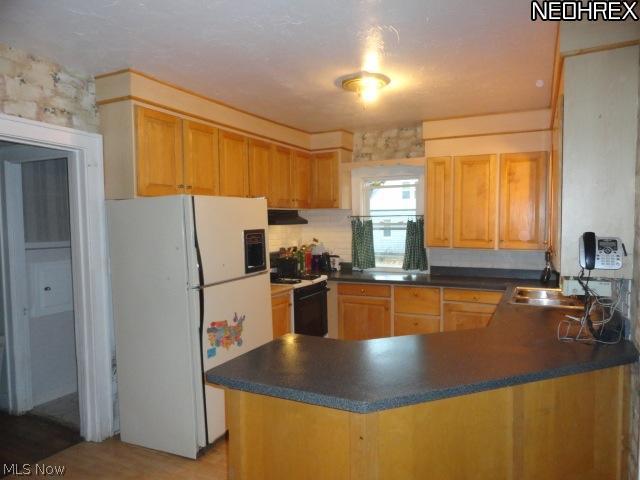 2308 Keystone Road Cleveland, OH 44134 - Photo 2 of 5