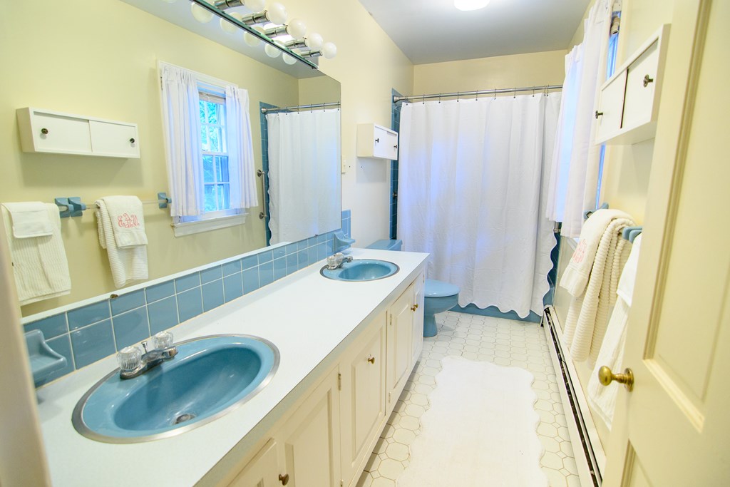 23347 Back Street Accomac, VA 23301 - Photo 34 of 44 Private Bath