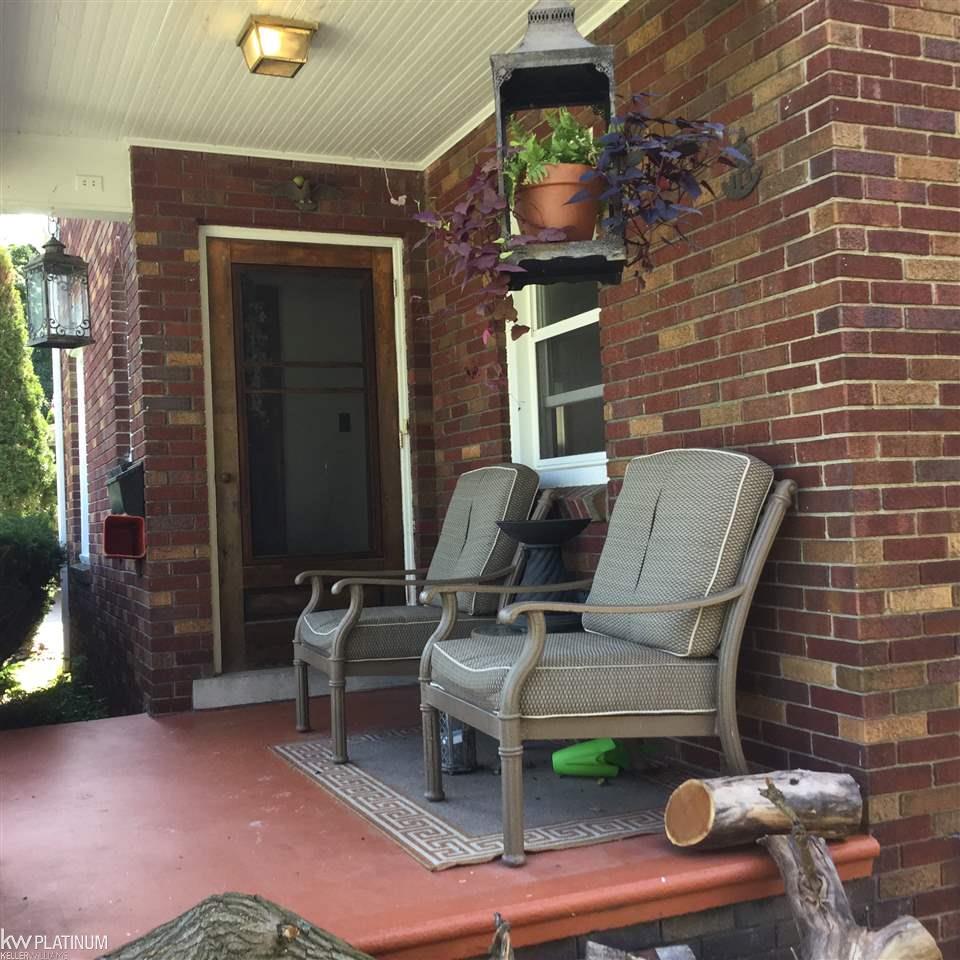 96 Riverside Drive Mount Clemens, MI 48043 - Photo 3 of 35 COVERED PORCH