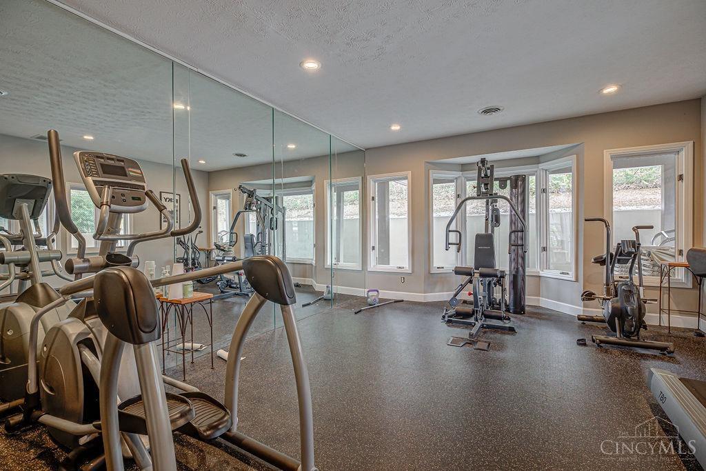 10555 Montgomery Road, Unit 19 Montgomery, OH 45242 - Photo 31 of 41 Gallery Image 31