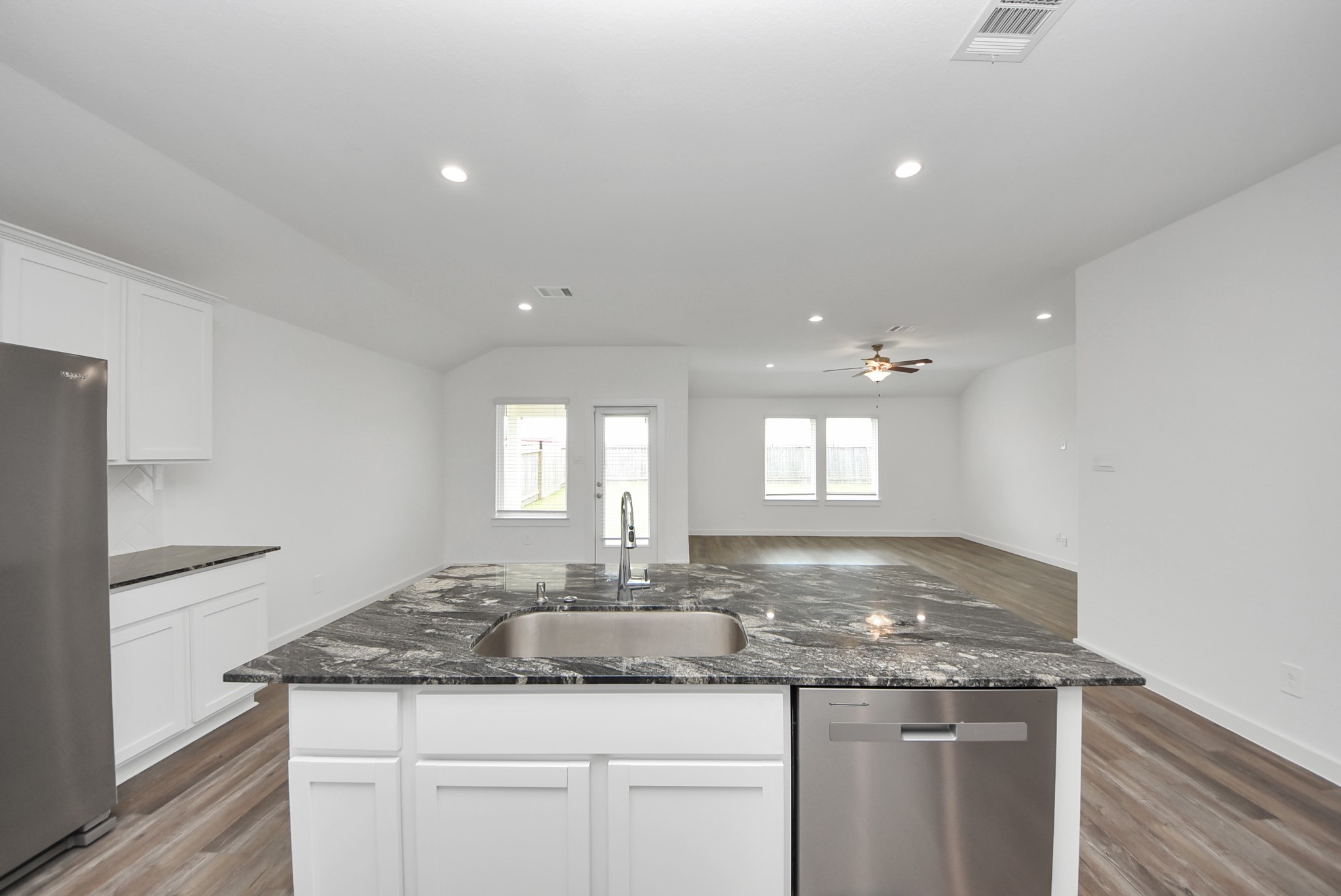 8614 Shumard Oak Drive Rosharon, TX 77583 - Photo 15 of 41