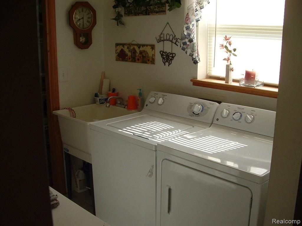 607 East Millington Road Mayville, MI 48744 - Photo 5 of 13 DSCF0014.JPG