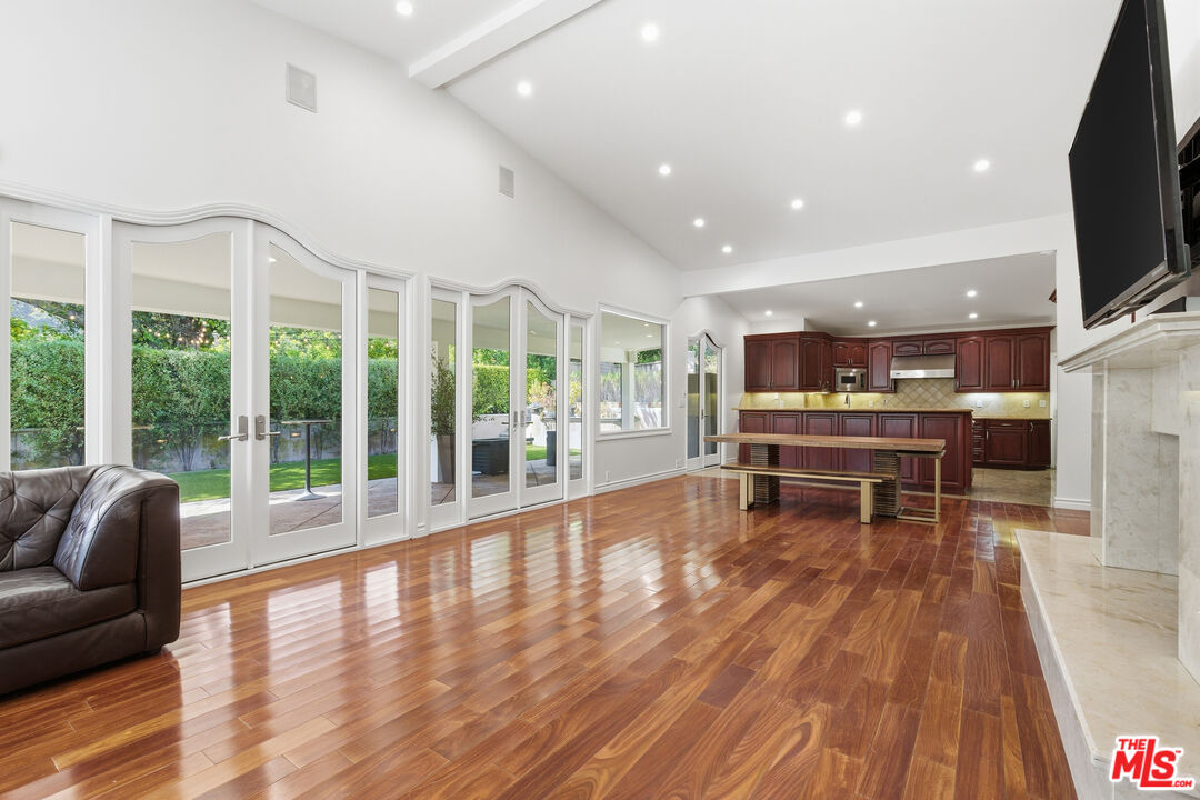 999 Casiano Road Los Angeles, CA 90049 - Photo 12 of 45