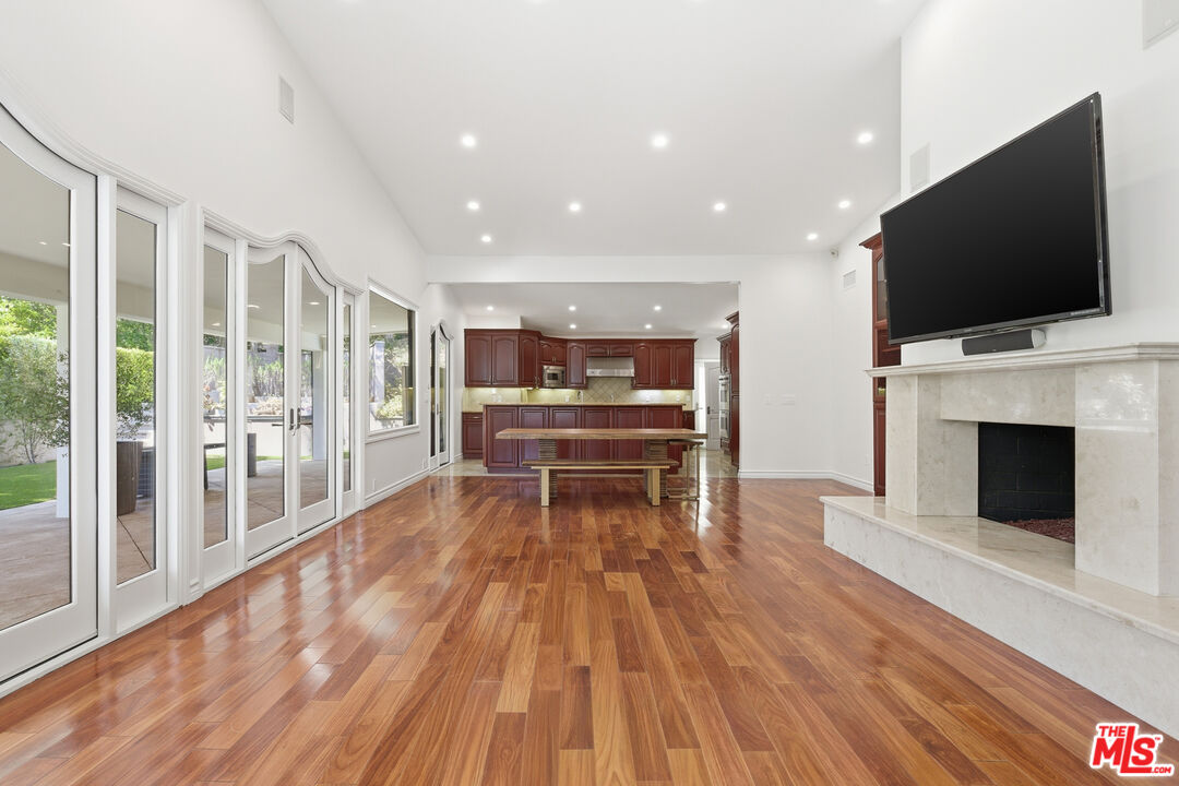 999 Casiano Road Los Angeles, CA 90049 - Photo 13 of 45