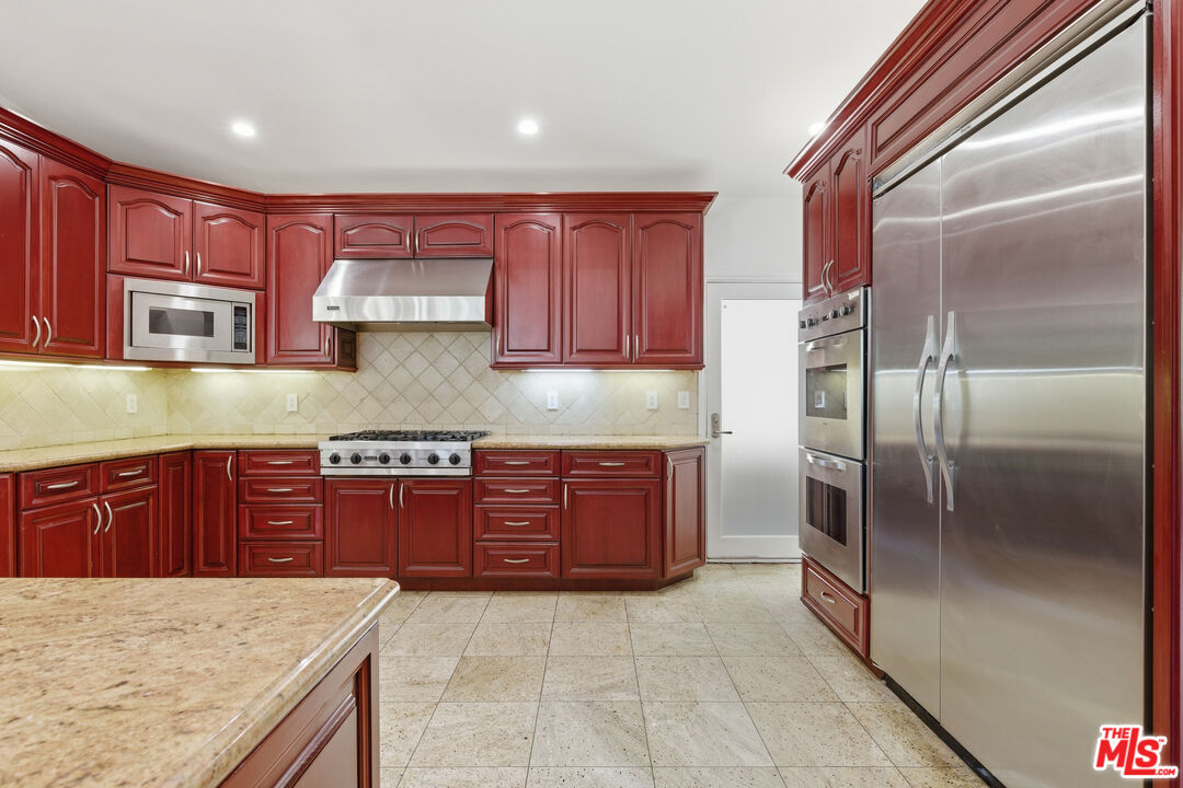 999 Casiano Road Los Angeles, CA 90049 - Photo 17 of 45