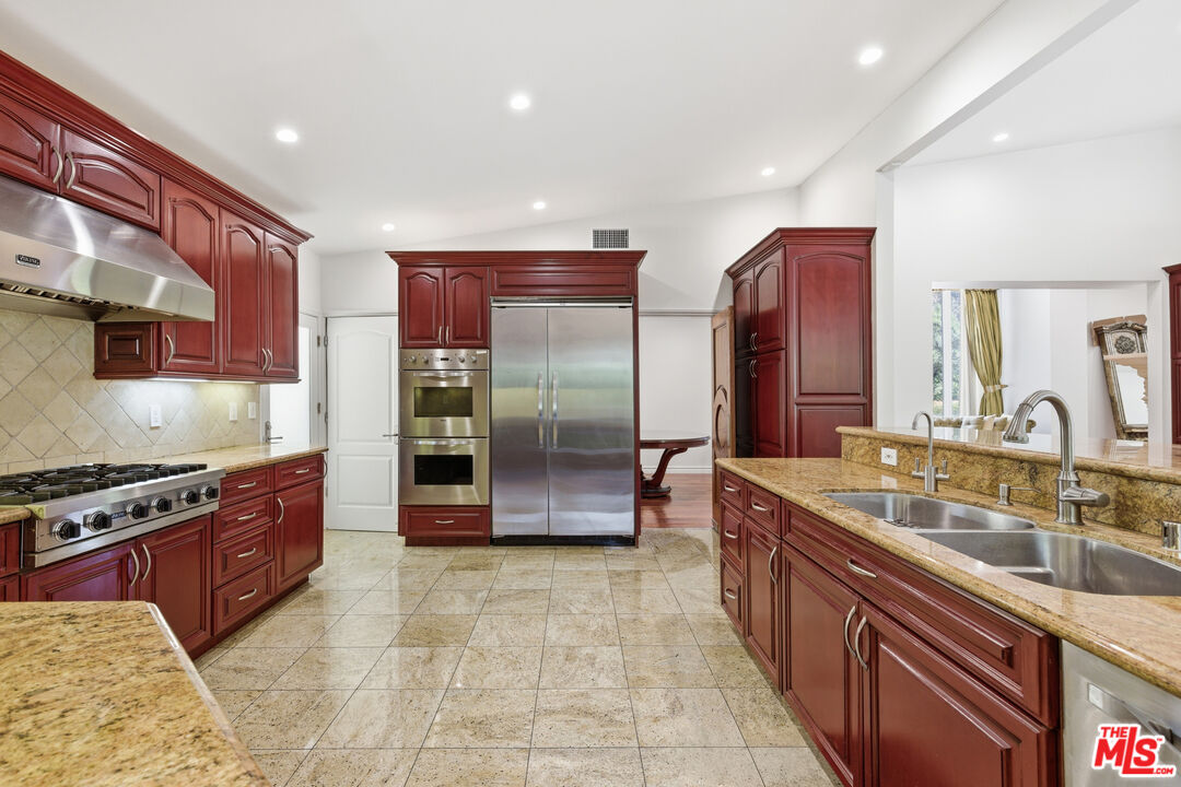 999 Casiano Road Los Angeles, CA 90049 - Photo 18 of 45
