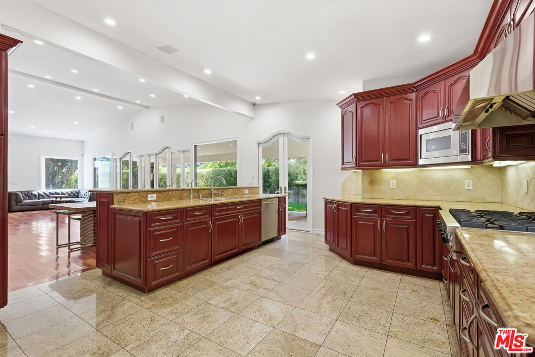 999 Casiano Road Los Angeles, CA 90049 - Photo 19 of 45