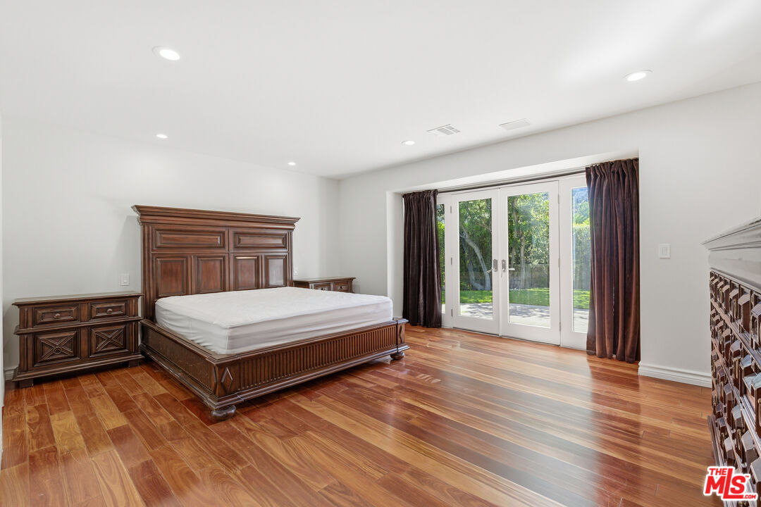 999 Casiano Road Los Angeles, CA 90049 - Photo 20 of 45