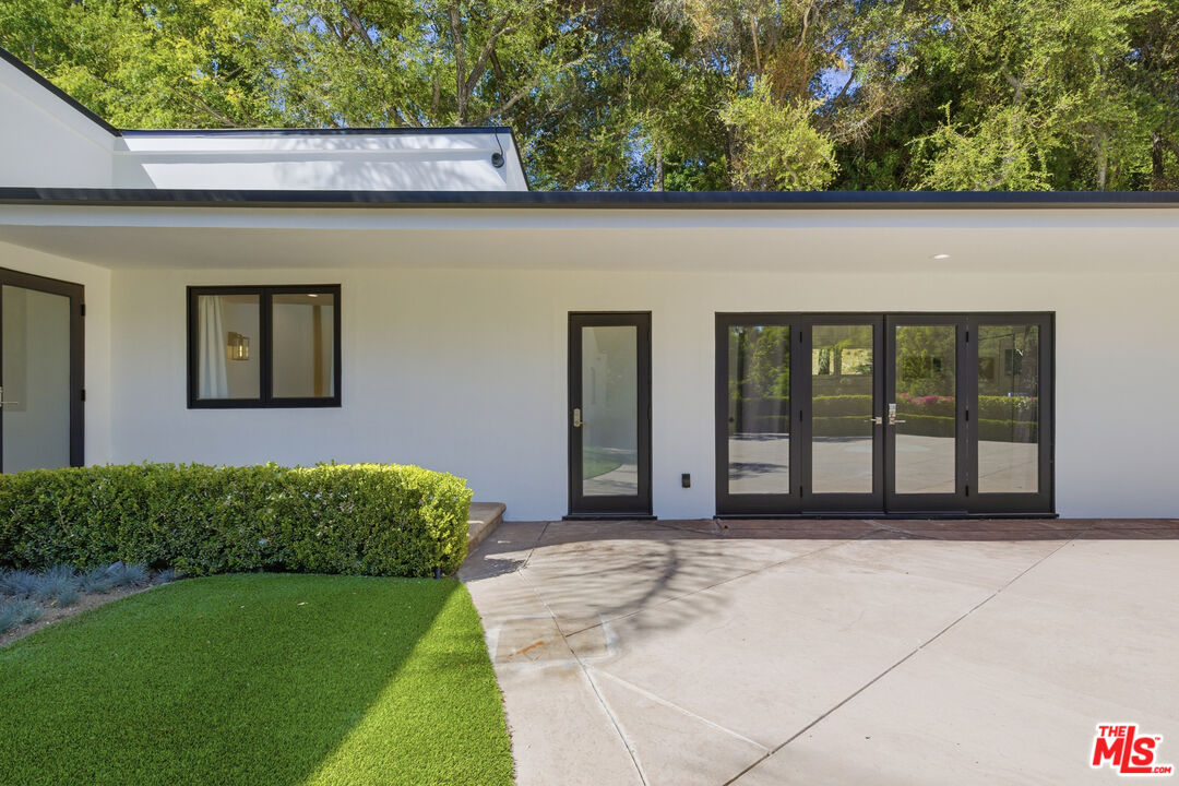 999 Casiano Road Los Angeles, CA 90049 - Photo 30 of 45