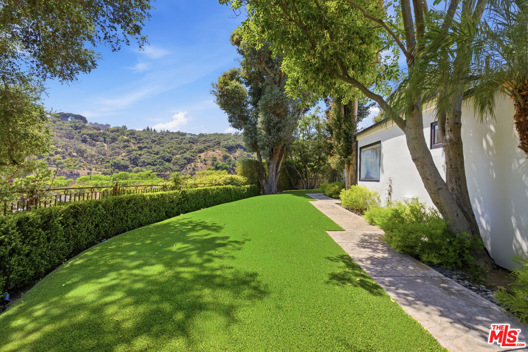 999 Casiano Road Los Angeles, CA 90049 - Photo 34 of 45