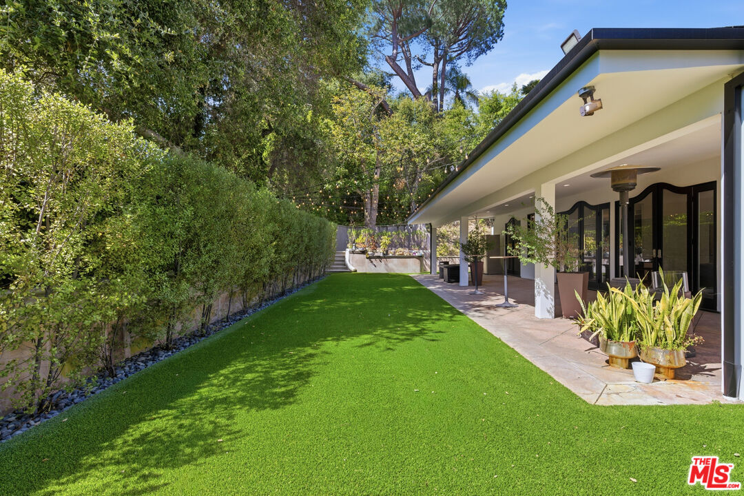 999 Casiano Road Los Angeles, CA 90049 - Photo 37 of 45
