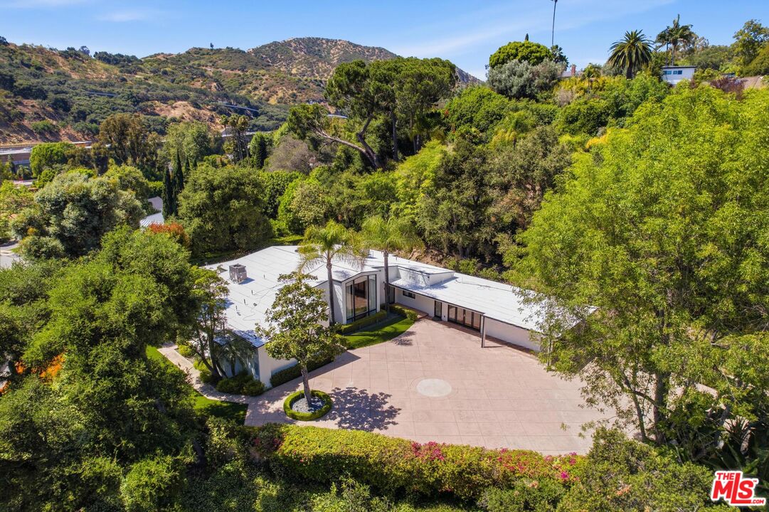 999 Casiano Road Los Angeles, CA 90049 - Photo 4 of 45