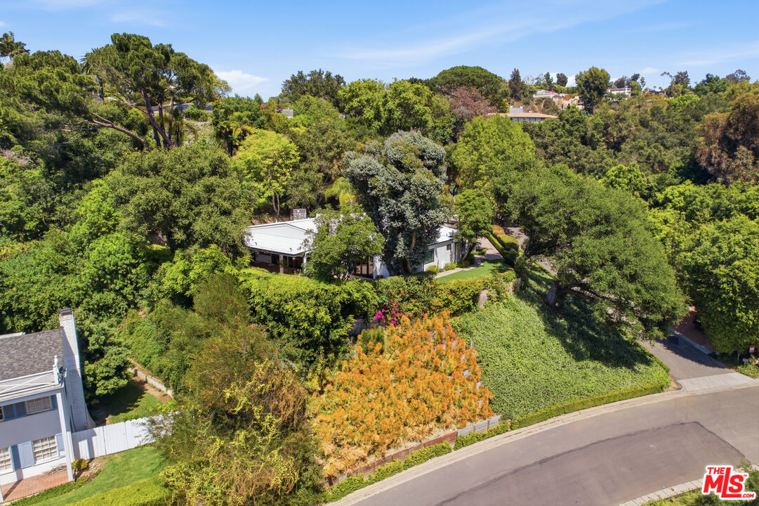 999 Casiano Road Los Angeles, CA 90049 - Photo 43 of 45