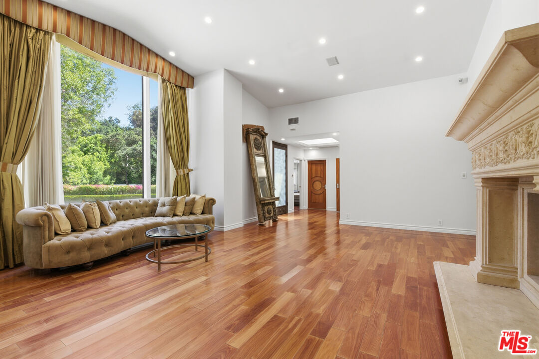 999 Casiano Road Los Angeles, CA 90049 - Photo 8 of 45