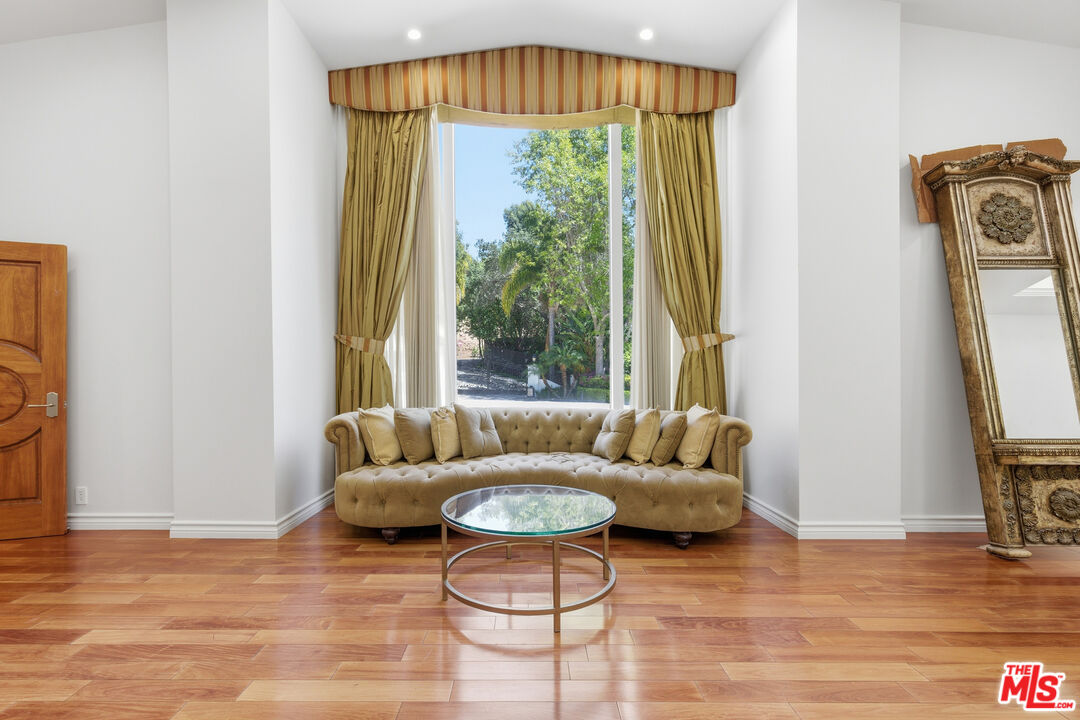 999 Casiano Road Los Angeles, CA 90049 - Photo 9 of 45