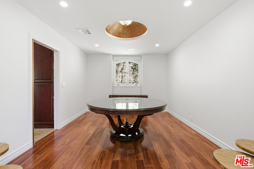 999 Casiano Road Los Angeles, CA 90049 - Photo 10 of 45
