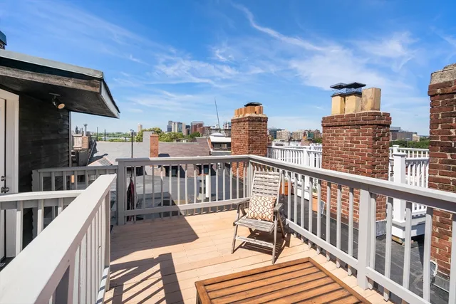 $919,000 | 59 West Cedar Street, Unit 6, Boston, MA 02114