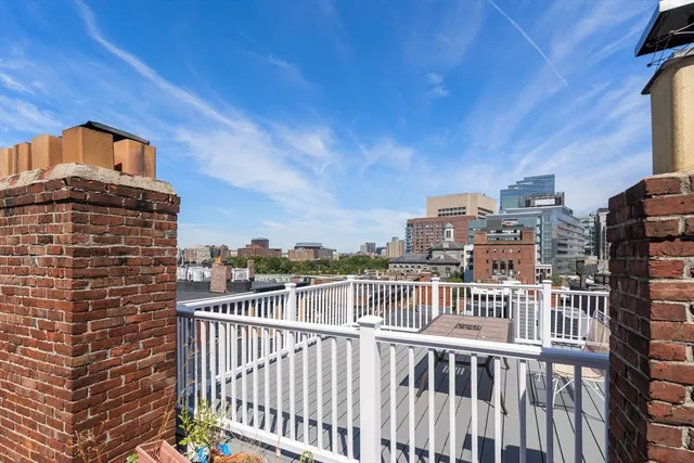 $919,000 | 59 West Cedar Street, Unit 6, Boston, MA 02114