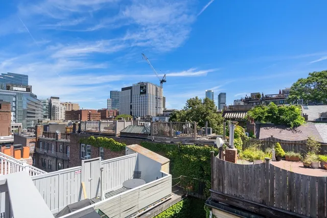 $919,000 | 59 West Cedar Street, Unit 6, Boston, MA 02114