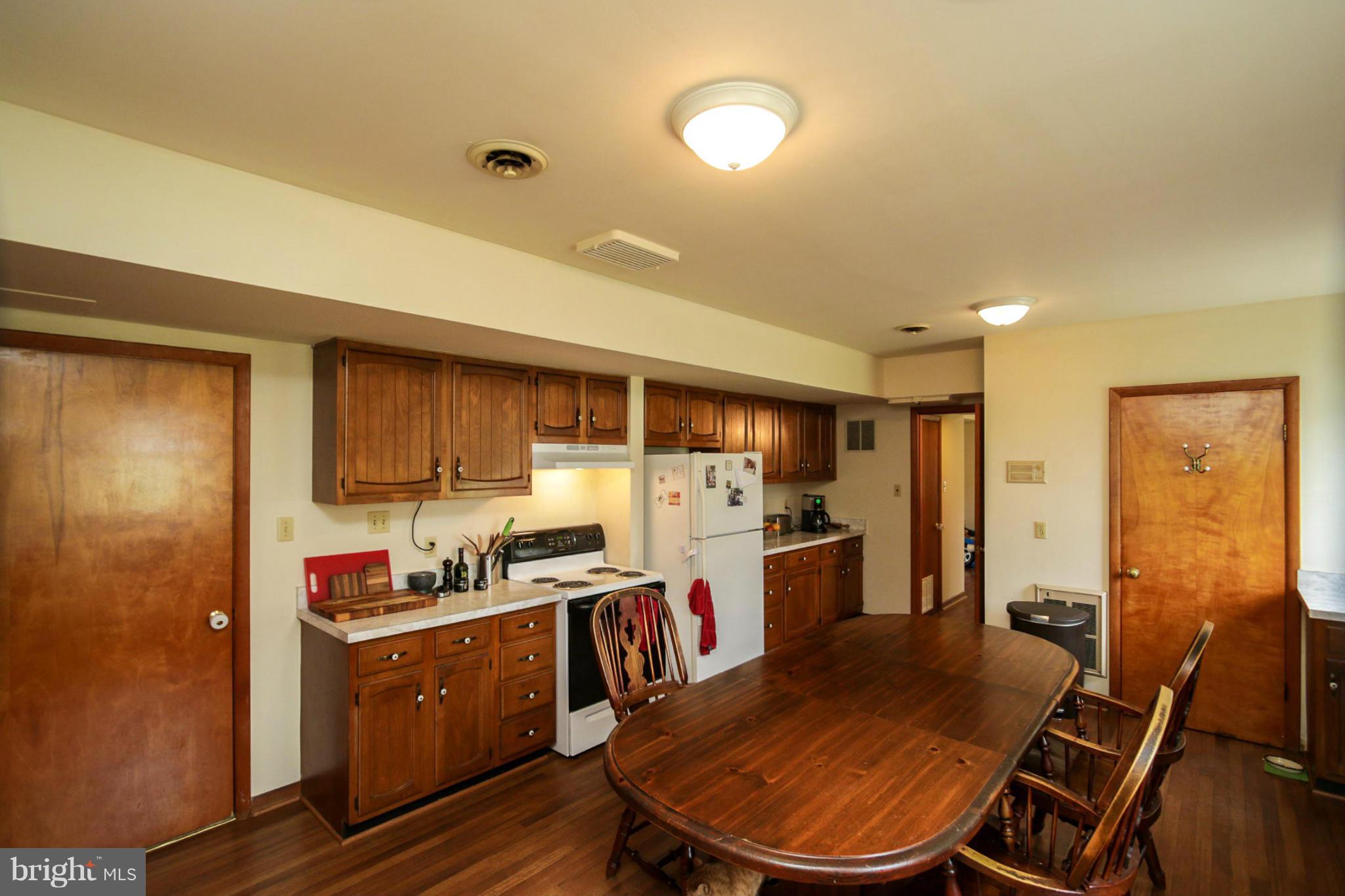 8068 Opal Road Warrenton, VA 20186 - Photo 9 of 30 Kitchen