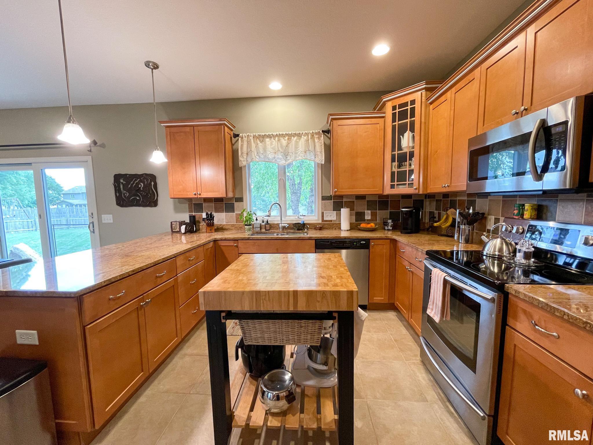 4053 Thunder Ridge Road Bettendorf, IA 52722 - Photo 11 of 33 Gallery Image 11