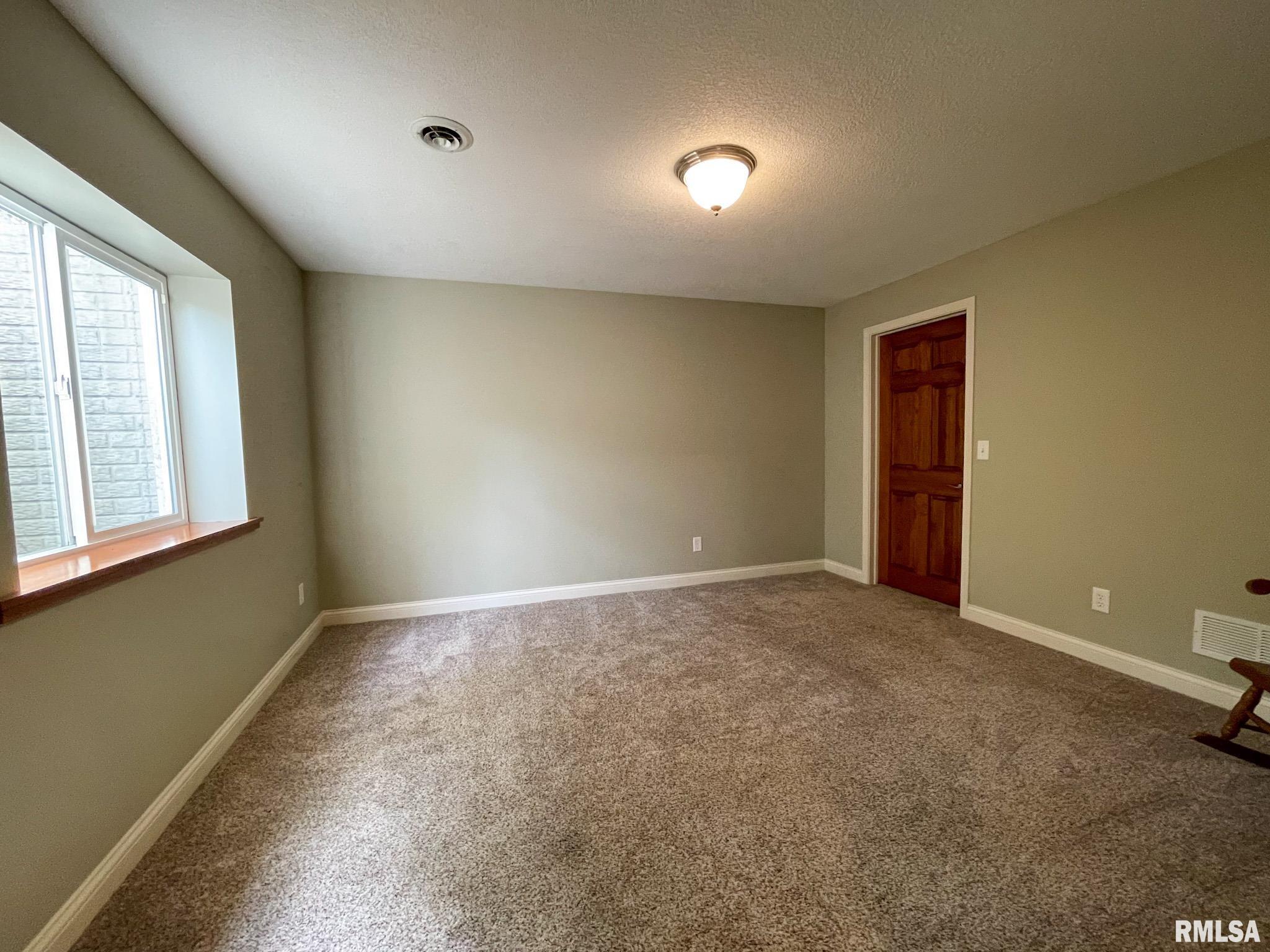 4053 Thunder Ridge Road Bettendorf, IA 52722 - Photo 25 of 33 Gallery Image 25