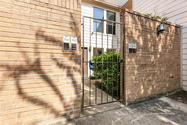 $1,450 | 2277 South Kirkwood Road, Unit 913, Houston, TX 77077