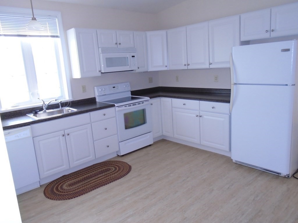 42 Phillips Road, Unit 10 Holden, MA 01520 - Photo 2 of 17 Gallery Image 2