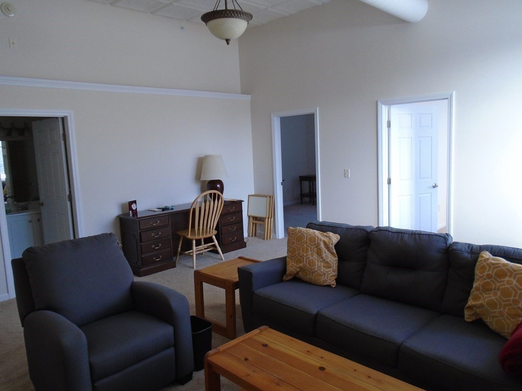 42 Phillips Road, Unit 10 Holden, MA 01520 - Photo 4 of 17 Gallery Image 4