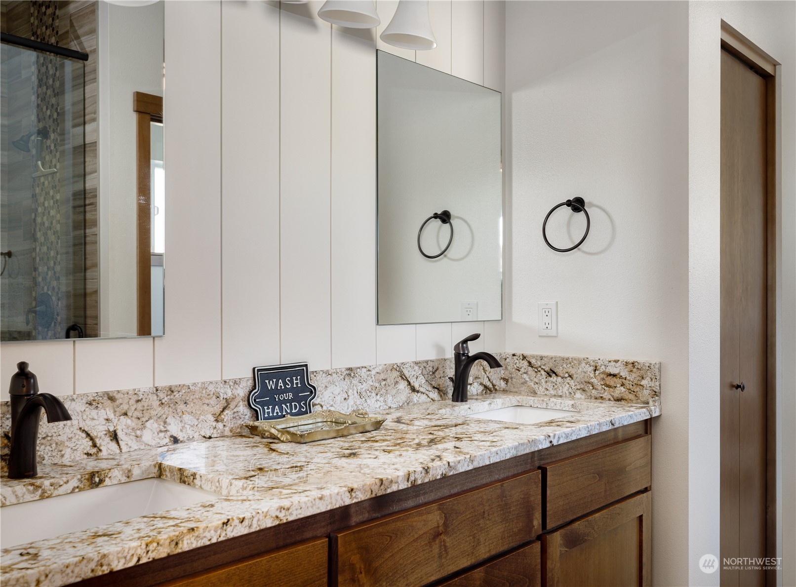 1665 Silver Lake Road Oak Harbor, WA 98277 - Photo 18 of 39 Gallery Image 18