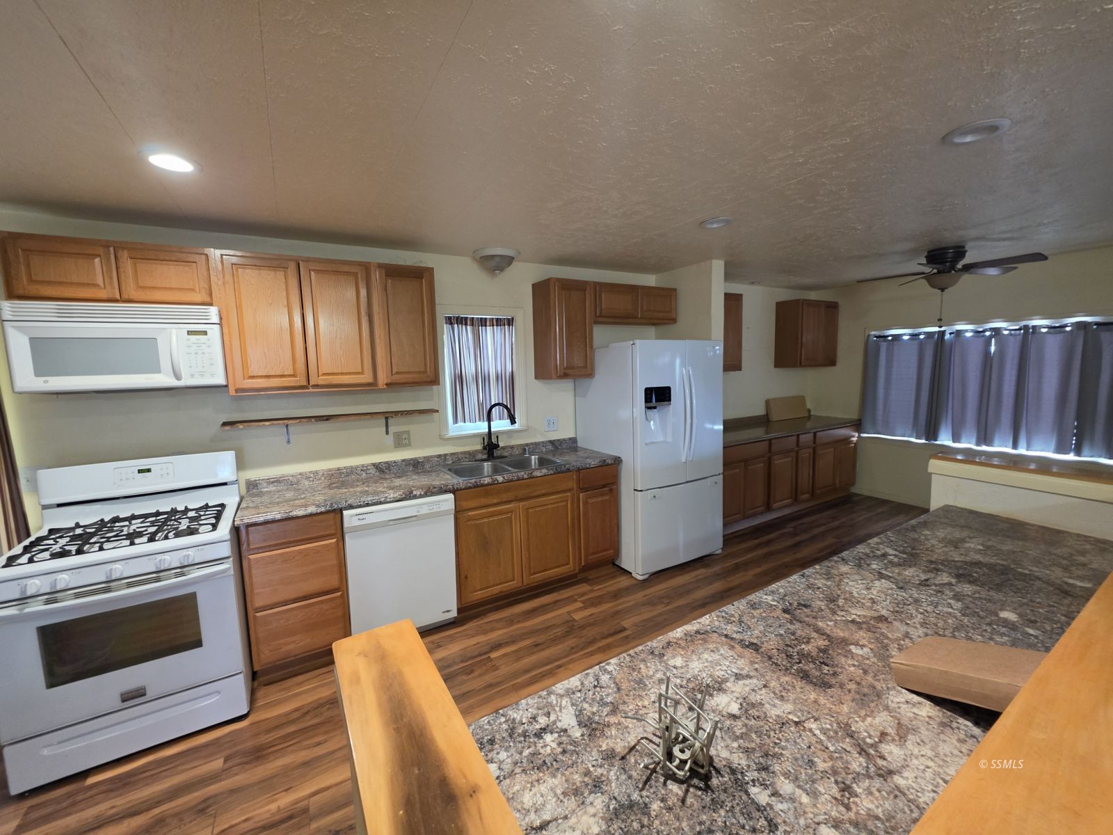 4009 Weiman Avenue Ridgecrest, CA 93555 - Photo 3 of 13