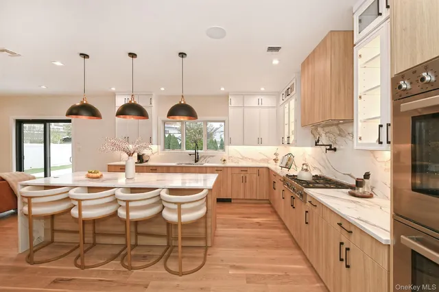 $2,458,888 | 39 Forest Lane, Westbury, NY 11590