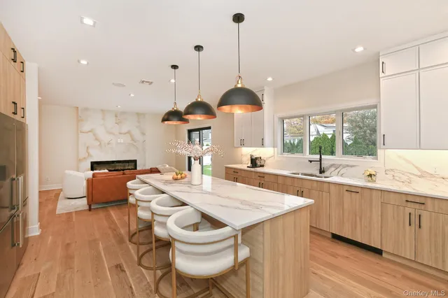 $2,458,888 | 39 Forest Lane, Westbury, NY 11590