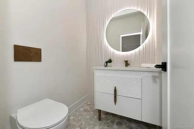 $2,458,888 | 39 Forest Lane, Westbury, NY 11590