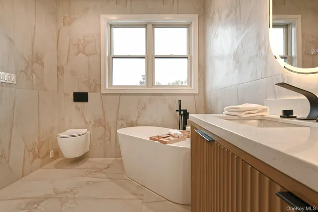 $2,458,888 | 39 Forest Lane, Westbury, NY 11590