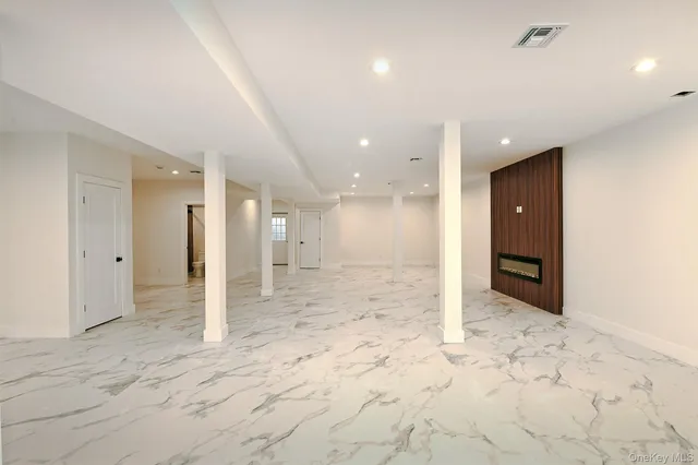 $2,458,888 | 39 Forest Lane, Westbury, NY 11590