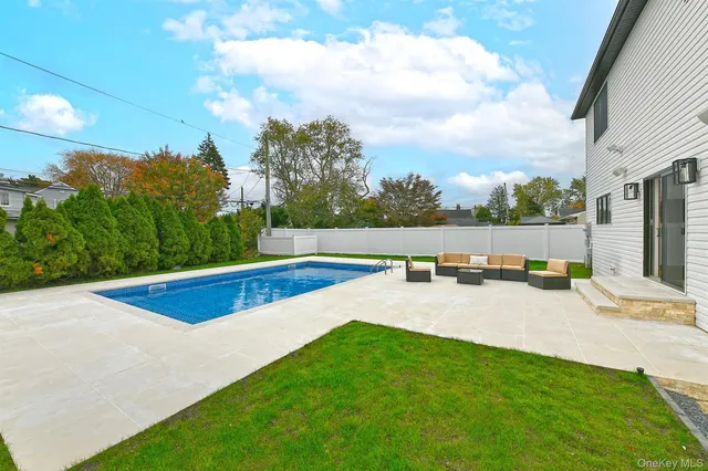 $2,458,888 | 39 Forest Lane, Westbury, NY 11590